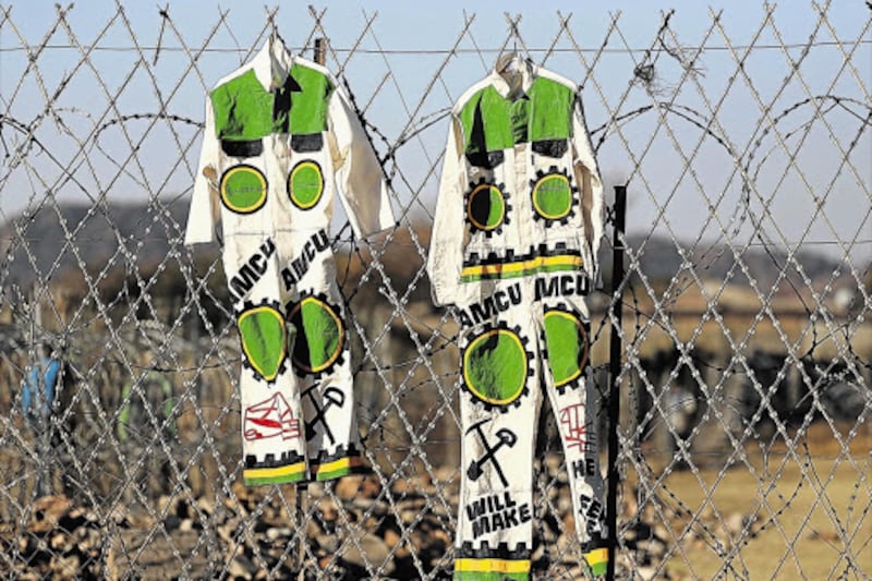Amcu is demanding R17‚000 a month for miners in the platinum sector as wage talks with the biggest producers start